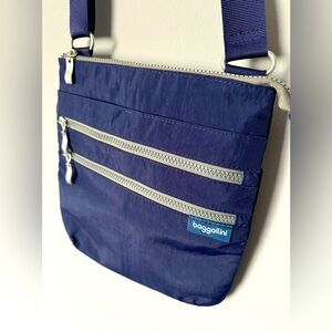 ⭐️SALE⭐️Comrade 3-Zip Crossbody Bag Blue (rare colour, discontinued) Like new